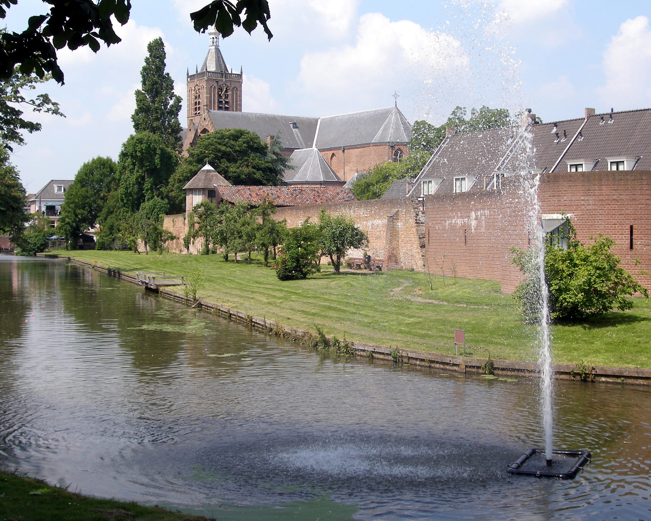 Grote Kerk En Stadsmuur Vianen China Crisis 2007